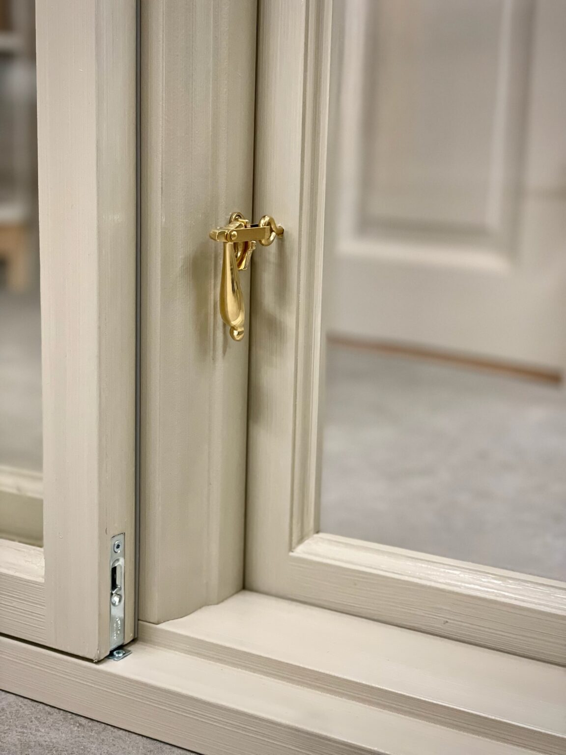 Beslag Fönsterlås Antik Kantregel från Allmoge.